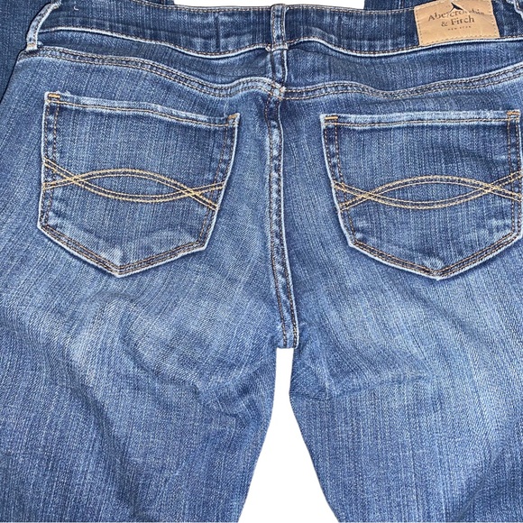 Abercrombie jeans. Size 0 regular. Straight leg - Picture 2 of 3